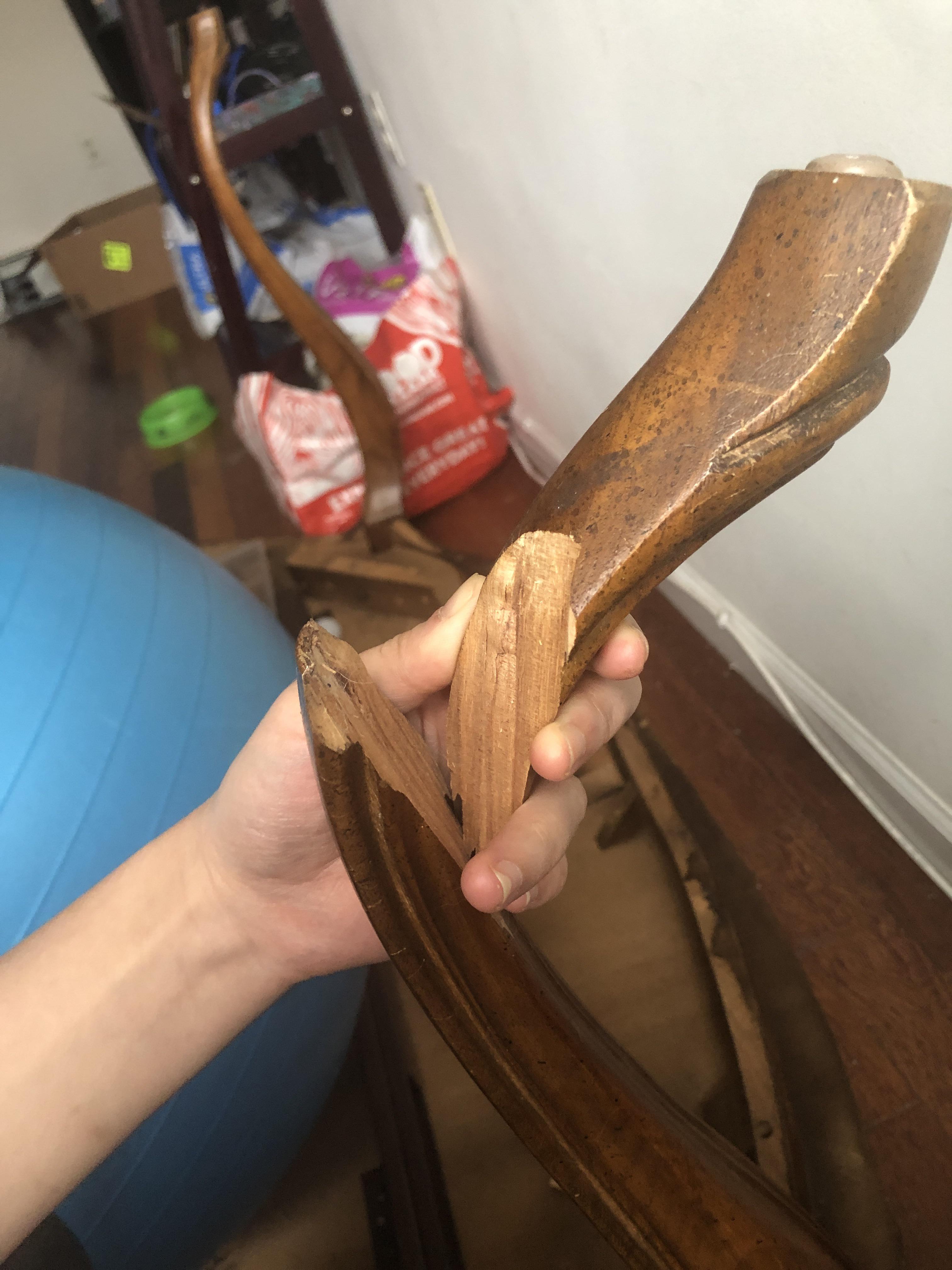 How To Fix A Broken Leg on A Wooden Table？